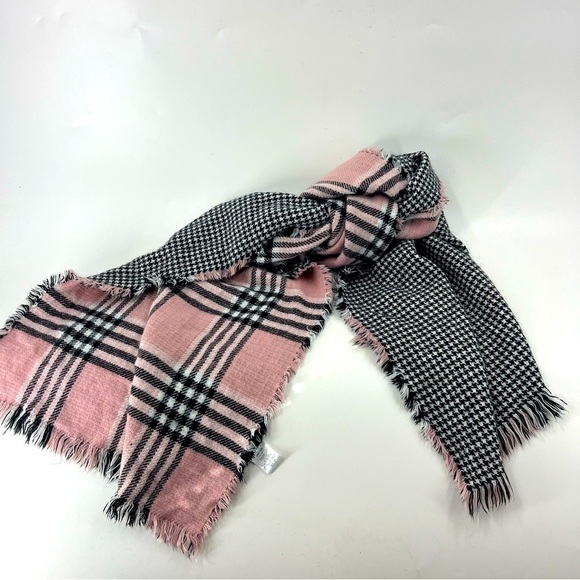TAHARI reversible Scarf - Picture 3 of 9